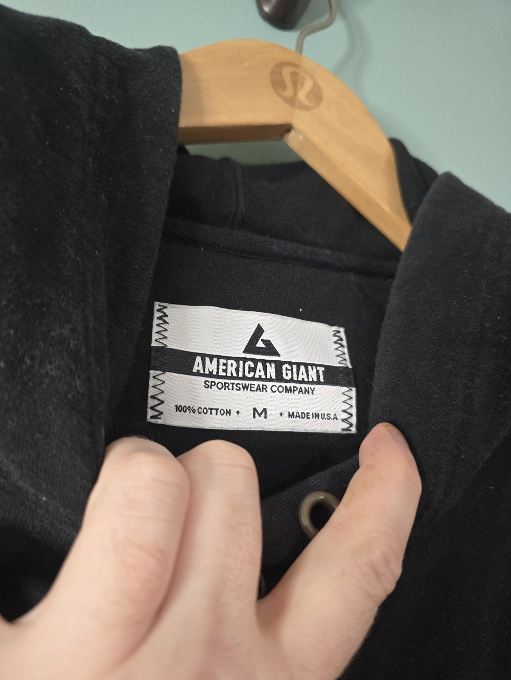 American Giant Black Minimalist Travel Men's Heavyweight Cotton Hoodie Size M - Picture 2 of 2